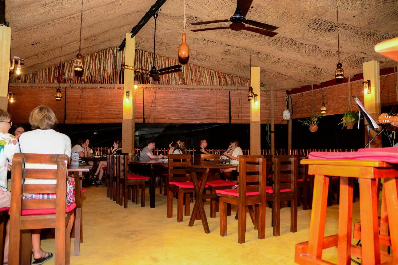 Отель Coconut Style Restaurant & Milinda Guest Унаватуна Экстерьер фото
